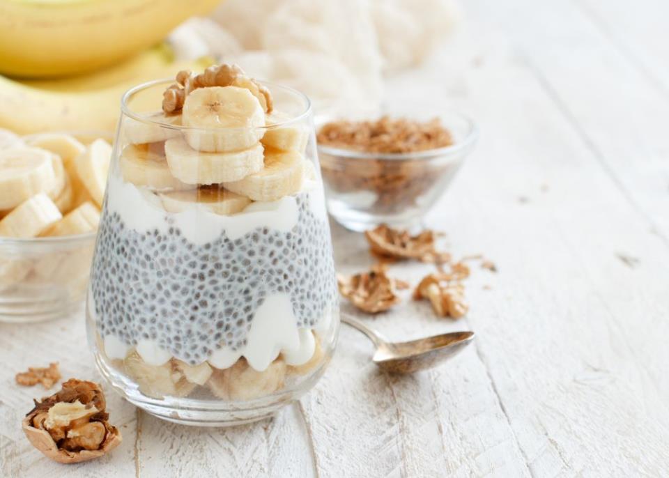 Puding sa čia semenkama i voćem bez šećera i glutena