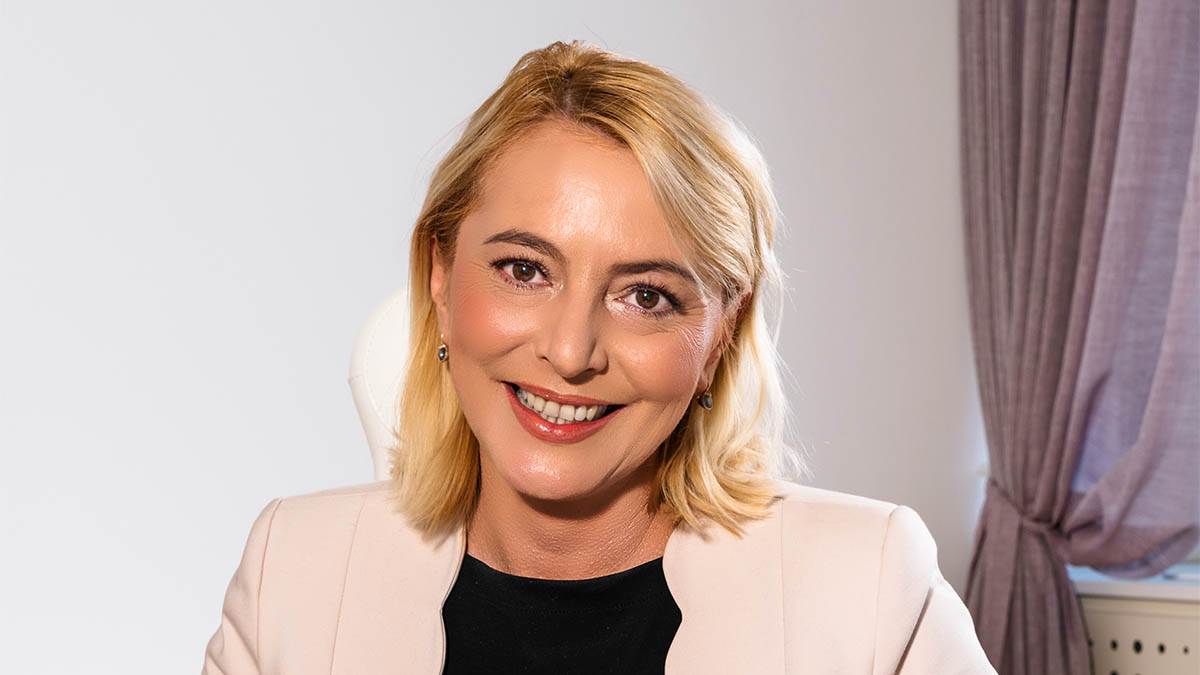 Ivana Mrkonjić-1 copy.jpg